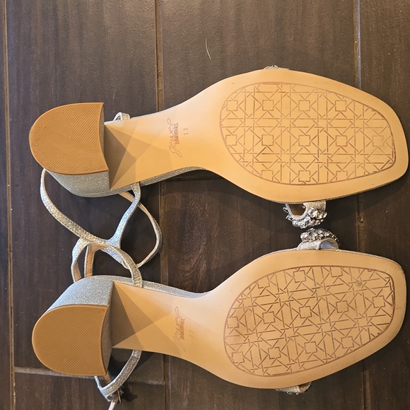 Jewel By Badgley Mischka Silver Glitter Rhinestone Heel Sandal Size 11 NWOT - Picture 4 of 8